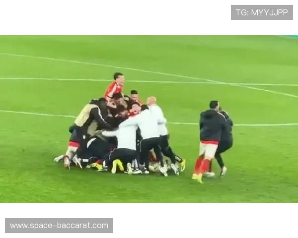 本菲卡4-2逆转皇家马德里，门将特鲁宾补时头球绝杀创欧冠历史