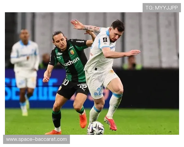 朗斯半程防守效率冠绝法甲，场均失球0.76球成黑马登顶基石