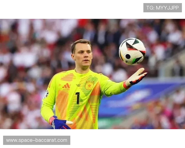 拜仁门将诺伊尔小腿受伤，预计缺席两周比赛